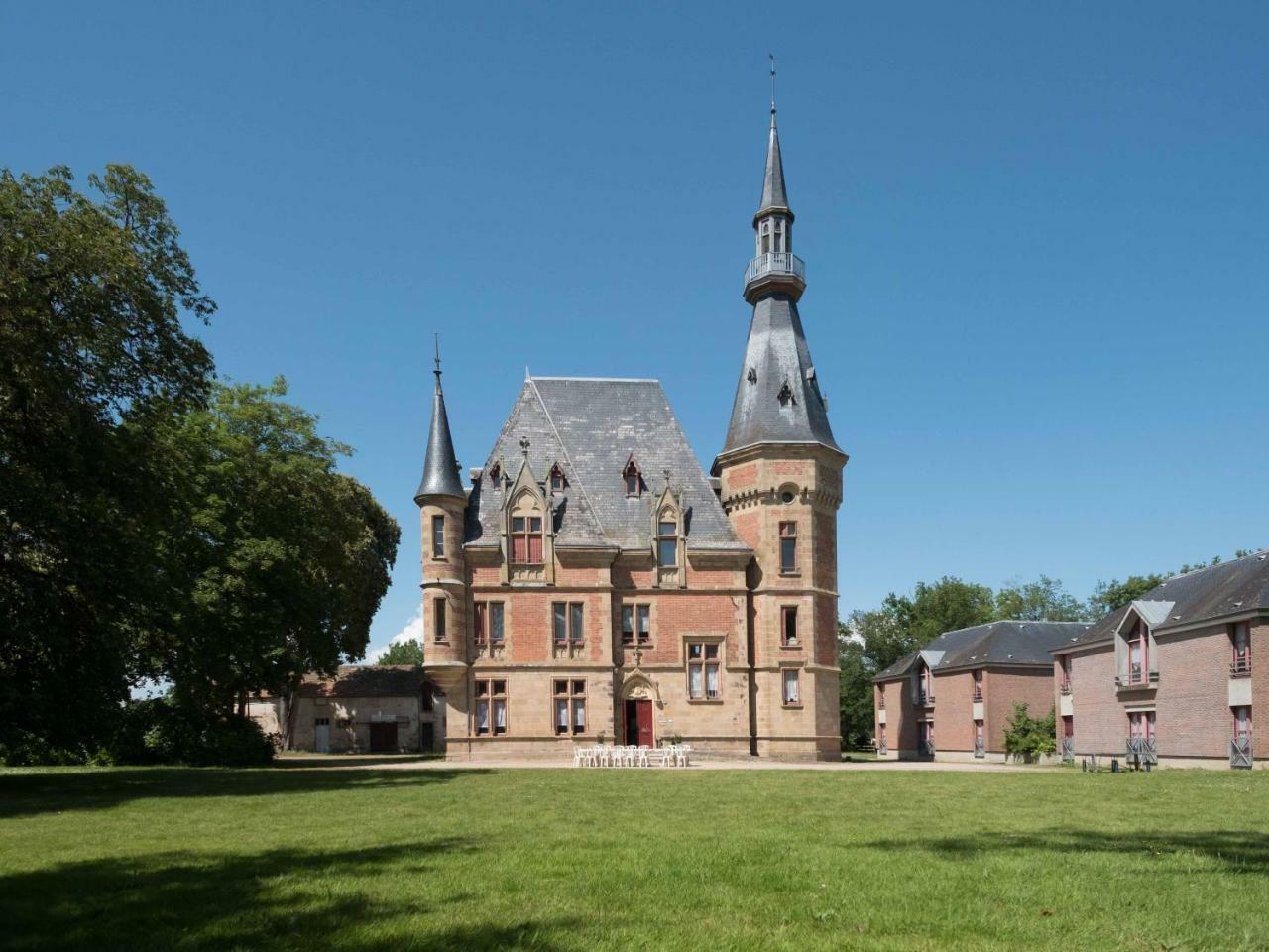 Chateau De Petit Bois Cosne-d'Allier Bagian luar foto